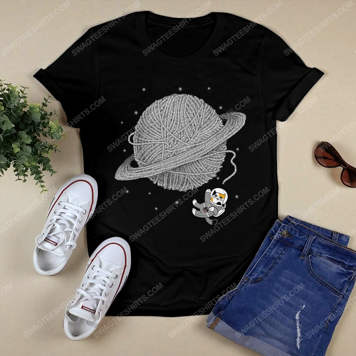 Astronaut and cat lover tshirt 1