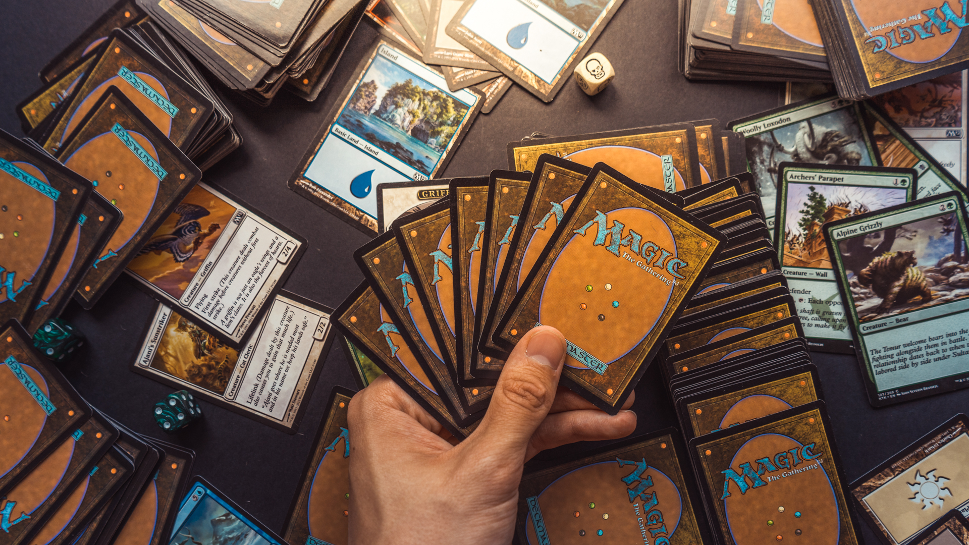 Surprise with magic cards worth more than 300 million VND