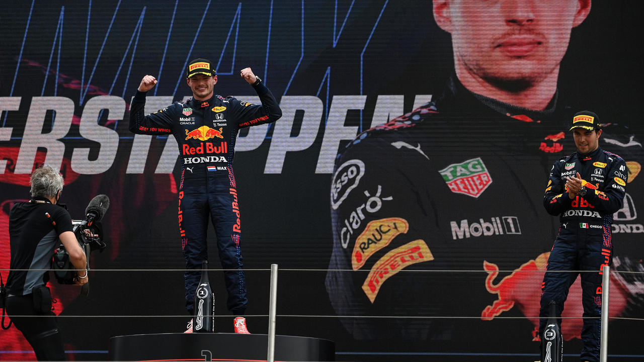 Verstappen widens the gap with Hamilton