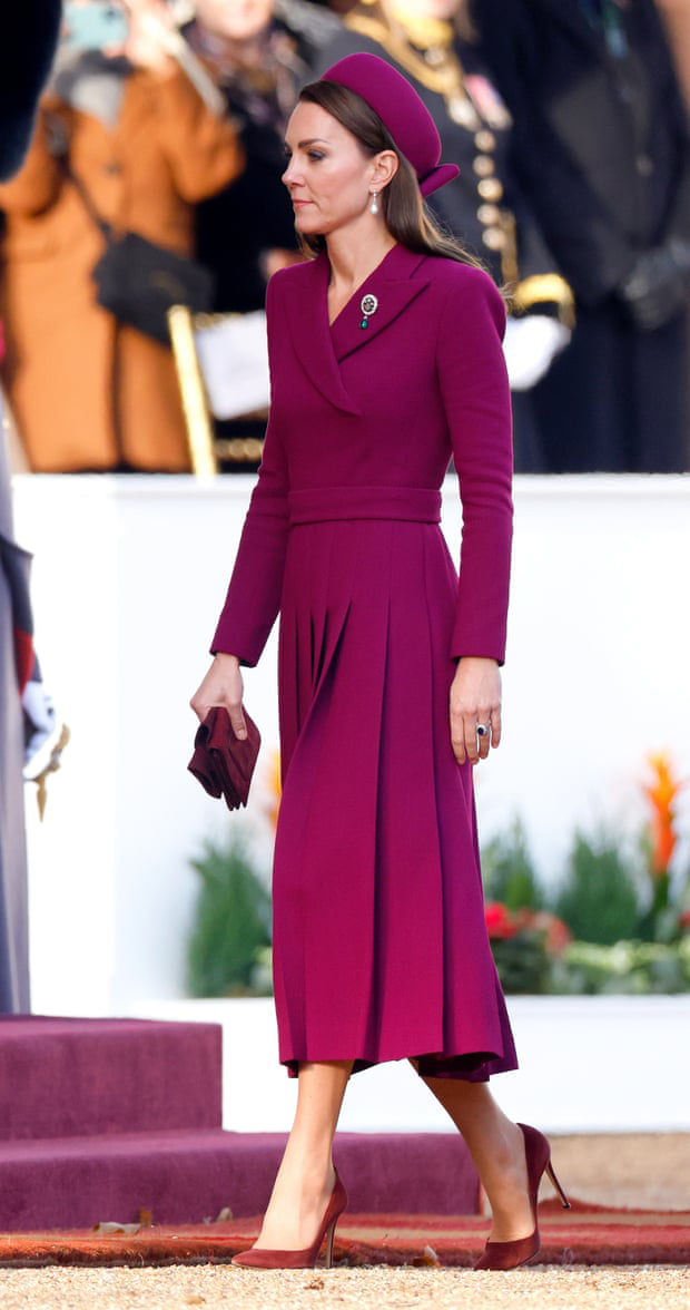 How to coordinate with burgundy viva magenta, the color of the year 2023