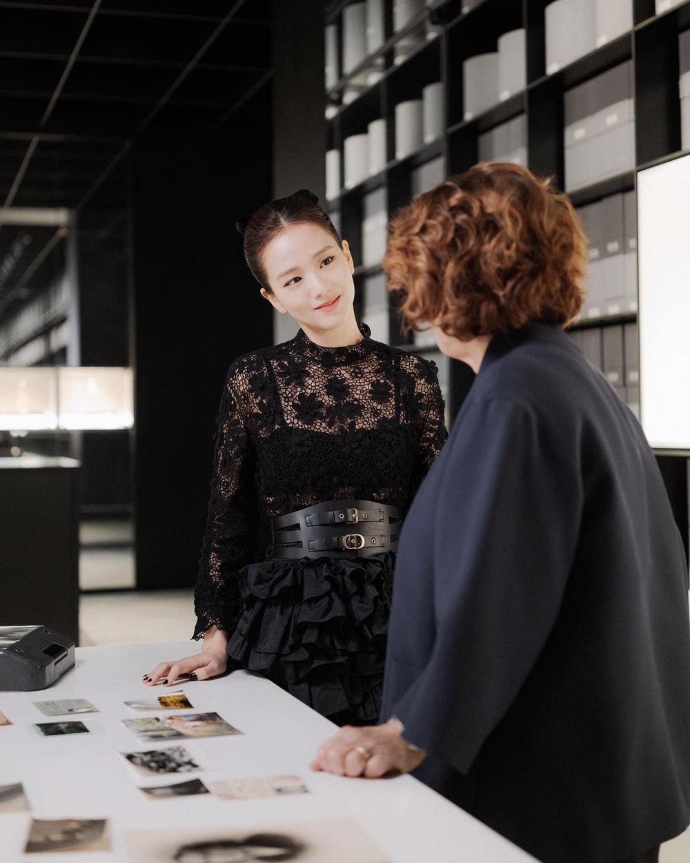 Jisoo (Blackpink) visits Dior heritage for the second time