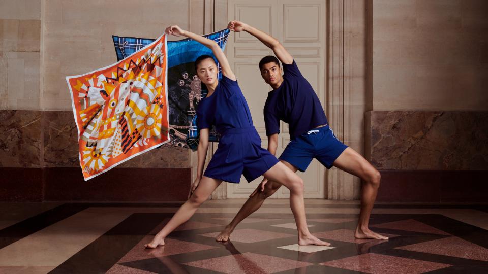 Hermèsfit: where you can go to the gym with hermès lụa silk scarves