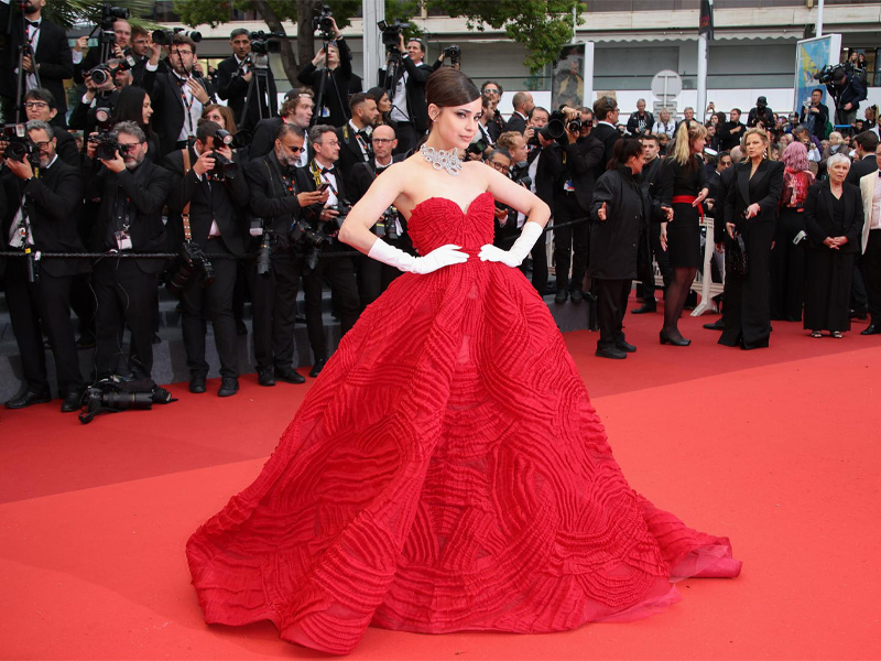 Luxury "playground" of noble haute couture dresses